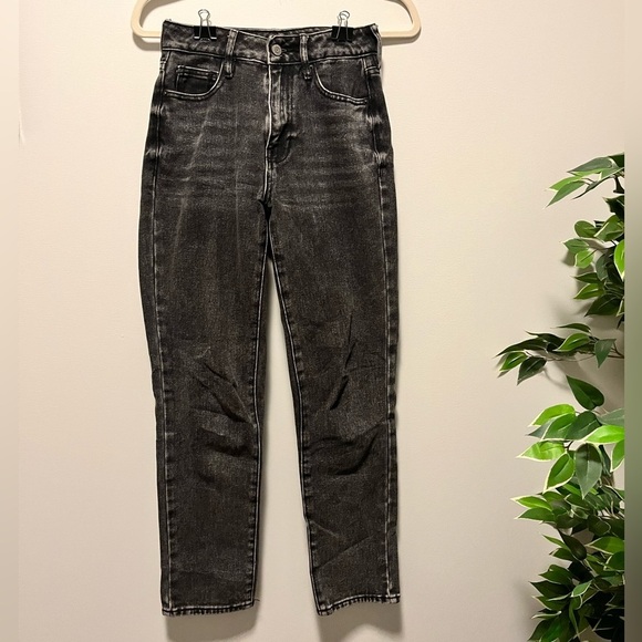 Pacsun Black faded wash mom jeans - Picture 4 of 7